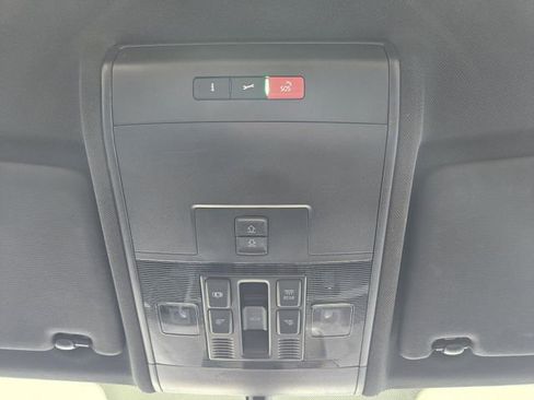 Used 2021 Volkswagen Atlas Cross Sport SE w/ Panoramic Sunroof Package FWD image 27