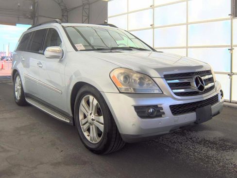 Used 2009 Mercedes-Benz GL 450 4MATIC image 3