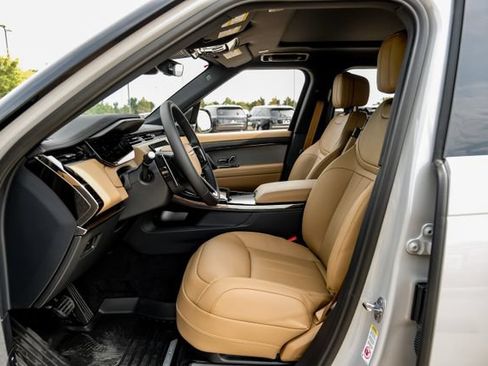 New 2026 Land Rover Range Rover Sport SE AWD/4WD image 3