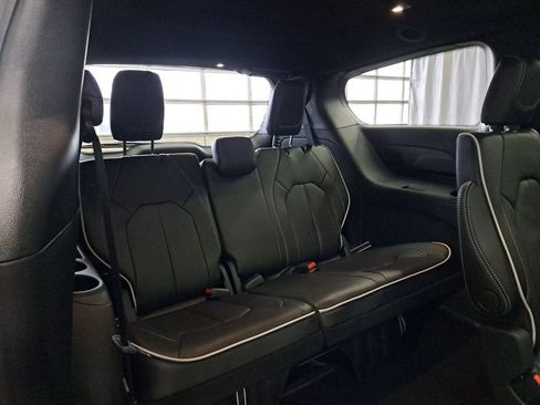 New 2026 Chrysler Pacifica Limited w/ S Appearance Package image 15