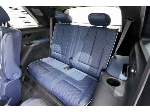 New 2026 Cadillac Vistiq Premium Luxury image 13