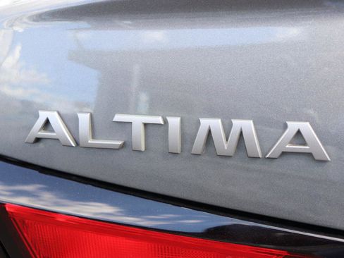 Used 2025 Nissan Altima 2.5 SV image 51