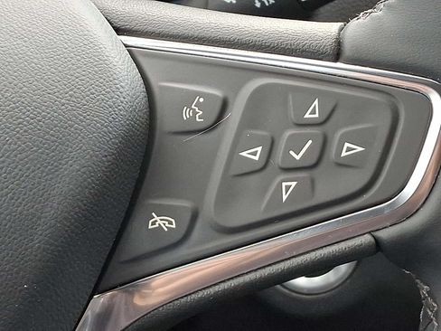 Used 2023 Chevrolet Equinox LT AWD/4WD image 22