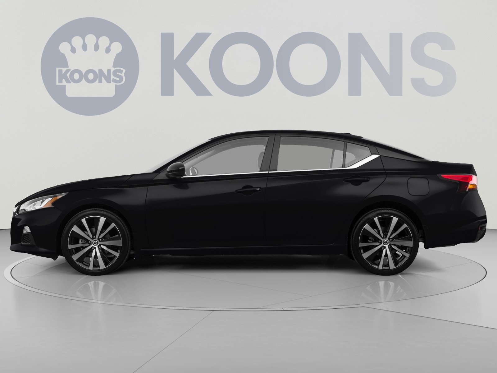 Used 2023 Nissan Altima 2.5 SR FWD image 2