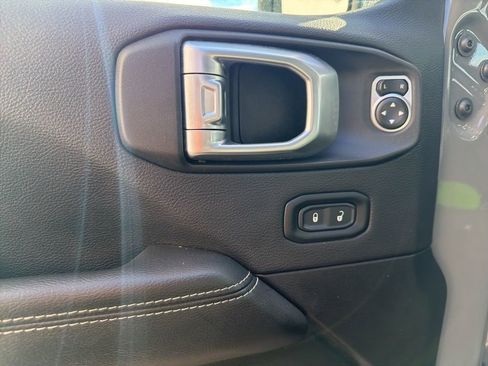 Certified 2021 Jeep Gladiator Overland w/ Popular Equipment Package image 3