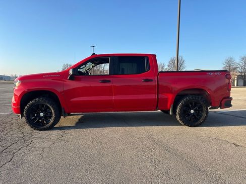 Used 2023 Chevrolet Silverado 1500 Custom image 3