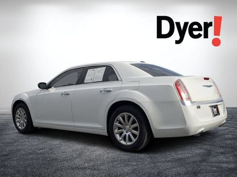 Used 2014 Chrysler 300 C RWD image 6