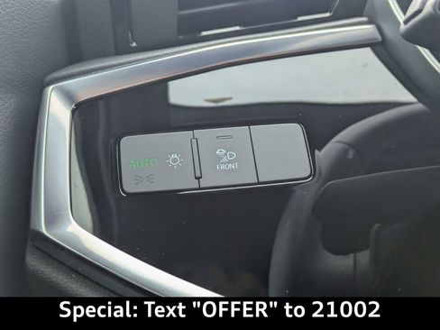 Certified 2025 Audi Q3 2.0T Premium w/ Convenience Package AWD/4WD image 26