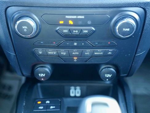 Used 2022 Ford Ranger XLT w/ Equipment Group 301A Mid AWD/4WD image 32