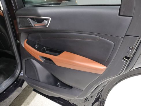 Used 2019 Ford Edge Titanium w/ Equipment Group 301A AWD/4WD image 24