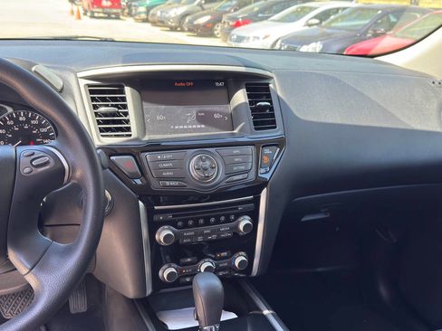 Used 2017 Nissan Pathfinder S AWD/4WD image 34