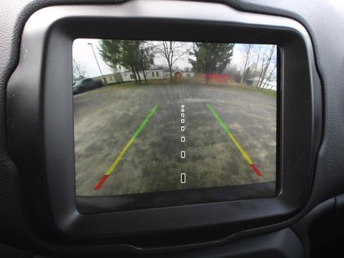 Used 2023 Jeep Renegade Latitude image 12