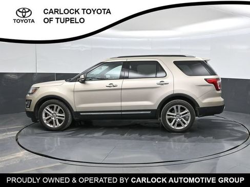 Used 2017 Ford Explorer Limited w/ Equipment Group 301A FWD image 10