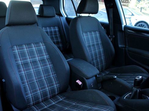 Used 2011 Volkswagen GTI 4-Door image 18