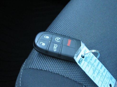 Used 2018 Dodge Charger SXT w/ Blacktop Package image 29