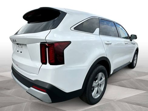 New 2026 Kia Sorento LX FWD image 8