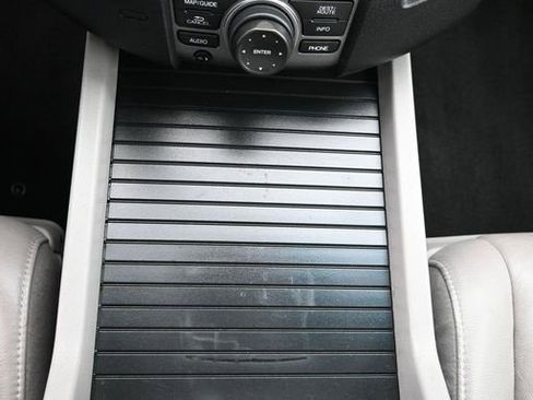 Used 2014 Honda Pilot Touring image 23