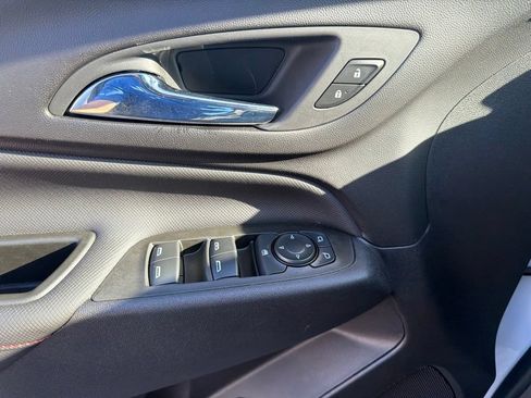 Used 2024 Chevrolet Equinox RS FWD image 32