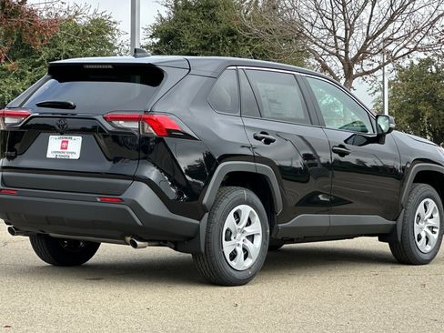 New 2025 Toyota RAV4 LE image 4