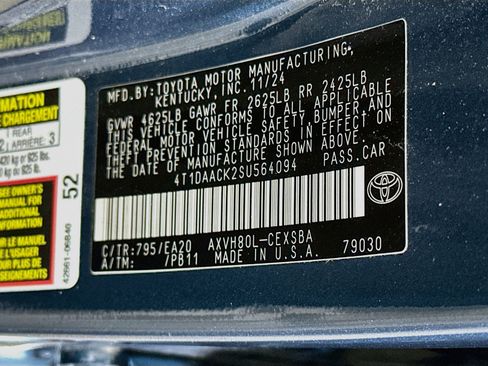 Used 2025 Toyota Camry SE FWD image 12