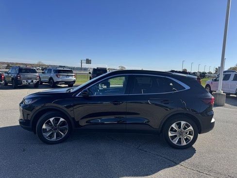 Certified 2025 Ford Escape Platinum w/ Premium Technology Package image 5
