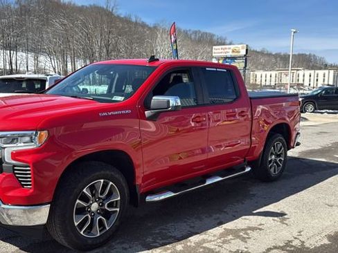 Used 2022 Chevrolet Silverado 1500 LT AWD/4WD image 13