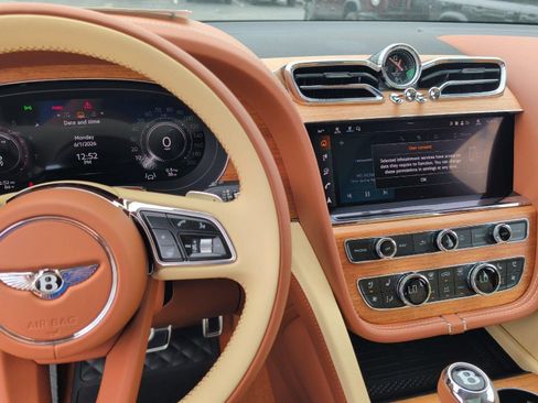 New 2026 Bentley Bentayga Extended Wheelbase AWD/4WD image 8