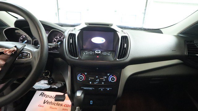 Used 2017 Ford Escape SE w/ Equipment Group 201A FWD image 12