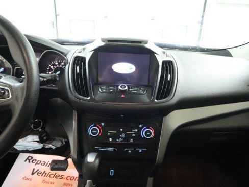 Used 2017 Ford Escape SE w/ Equipment Group 201A FWD image 12