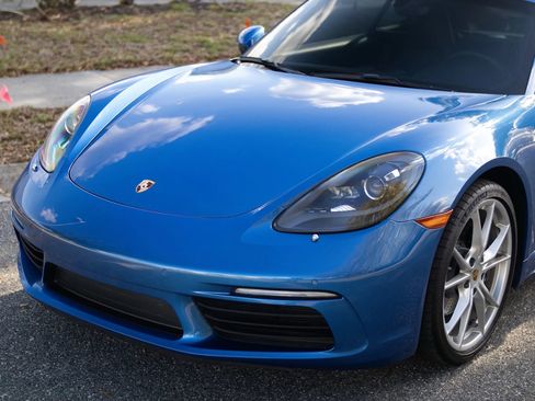 Used 2018 Porsche 718 Cayman image 5