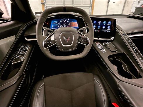 Used 2022 Chevrolet Corvette Stingray Premium Conv w/ Z51 Performance Package RWD image 5