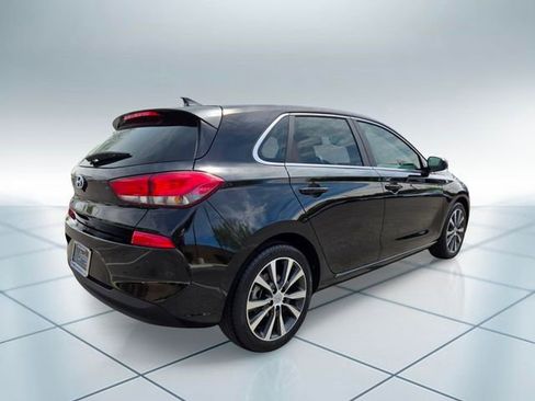 Used 2020 Hyundai Elantra GT FWD image 5