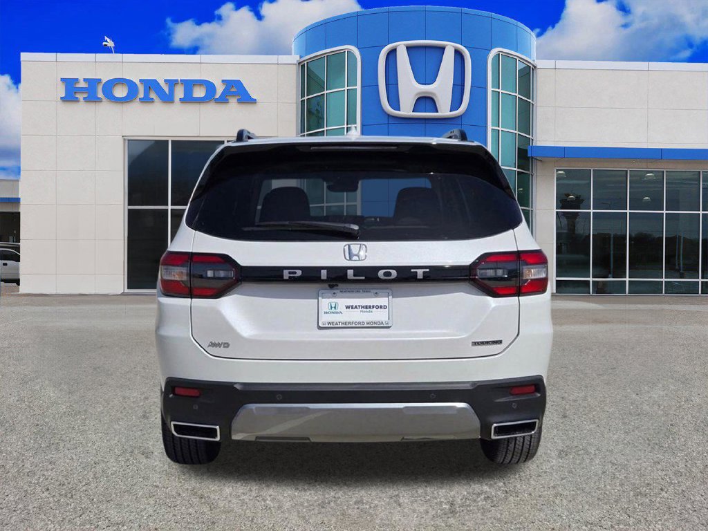 New 2026 Honda Pilot Touring image 4