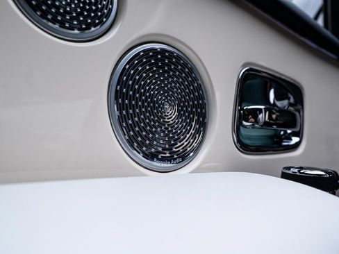 Used 2019 Rolls-Royce Phantom Sedan RWD image 59