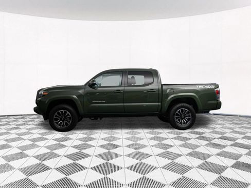 Used 2021 Toyota Tacoma TRD Sport w/ TRD Premium Sport Package AWD/4WD image 40