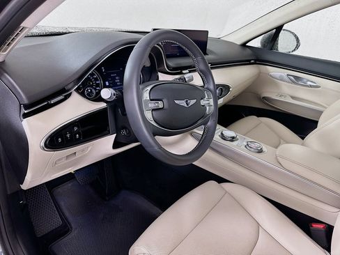 Used 2025 Genesis GV70 2.5T w/ Select Package AWD/4WD image 9