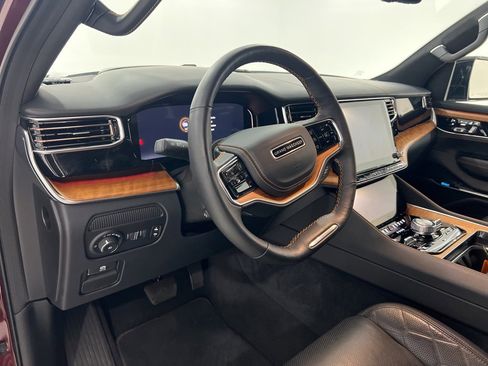 Used 2024 Jeep Grand Wagoneer L Series III image 9