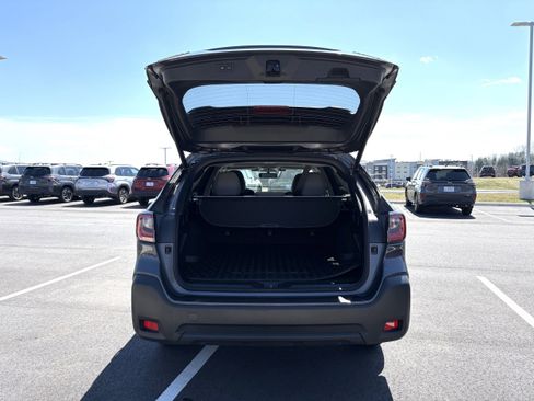 Certified 2025 Subaru Outback Premium AWD/4WD image 11