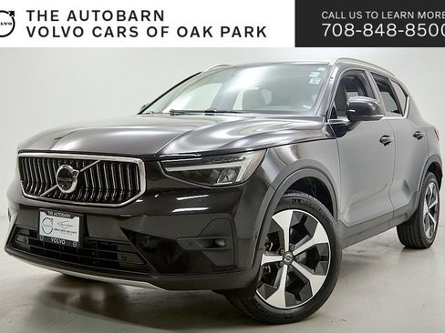 Used 2023 Volvo XC40 B5 Plus w/ Protection Package Premier AWD/4WD image 1