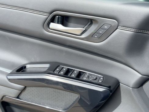 New 2026 Nissan Pathfinder Platinum w/ Cargo Package FWD image 12