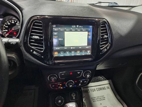 Used 2018 Jeep Compass Latitude w/ Popular Equipment Group image 14