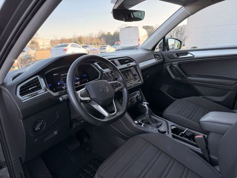Used 2022 Volkswagen Tiguan S image 10