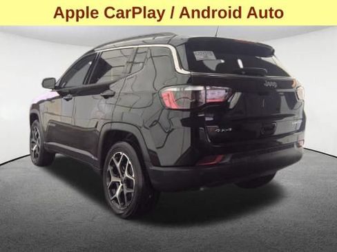 Used 2025 Jeep Compass Limited w/ Sun & Sound Group AWD/4WD image 8