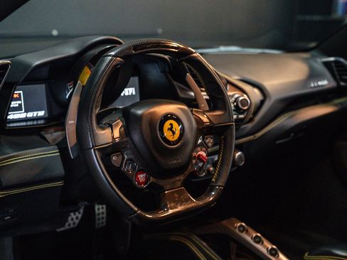 Used 2016 Ferrari 488 GTB RWD image 7