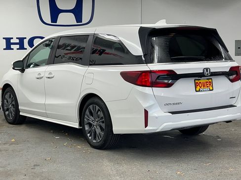 New 2026 Honda Odyssey Touring image 5