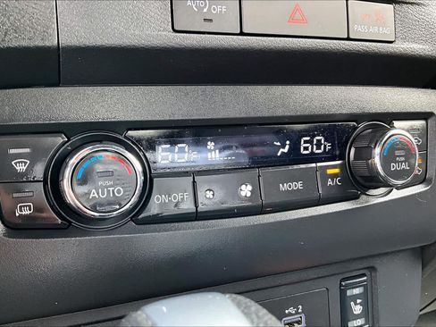 Used 2024 Nissan Frontier PRO-4X w/ Pro Premium Package AWD/4WD image 33