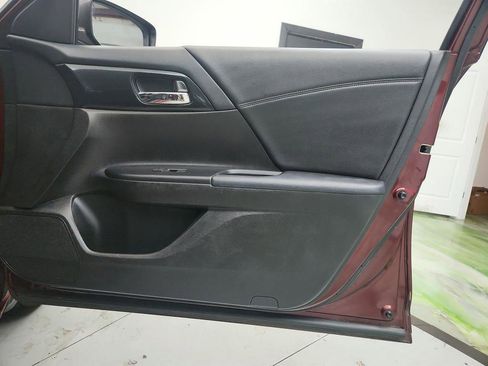 Used 2014 Honda Accord Sport image 25