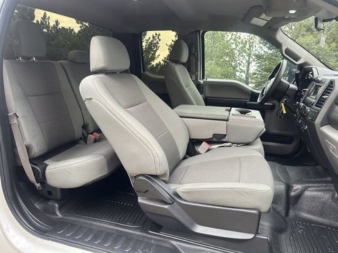 Used 2018 Ford F250 XL w/ Power Equipment Group AWD/4WD image 5