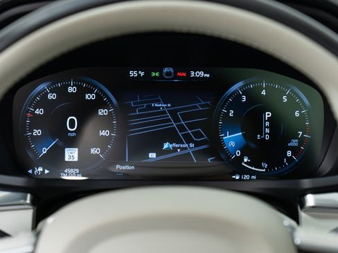 Used 2020 Volvo V60 T5 Cross Country image 18