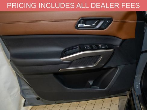 Used 2023 Nissan Pathfinder Platinum w/ Lighting Package (N93) AWD/4WD image 15